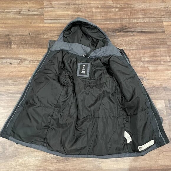 Grey Under Armour winter coat - Picture 4 of 4